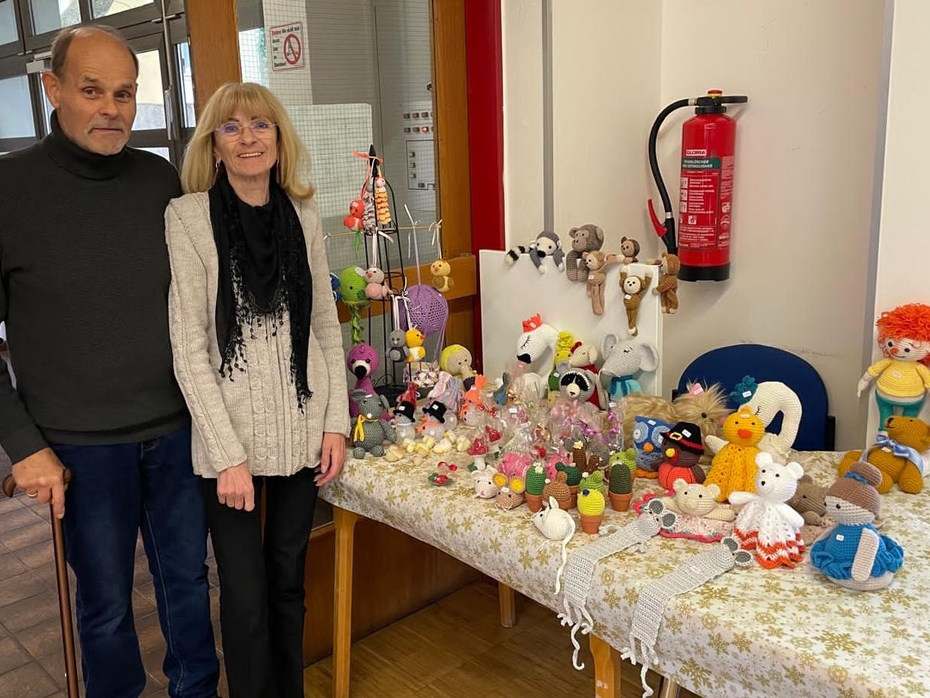 Familie B. mit den liebevoll handgefertigten Kuscheltieren