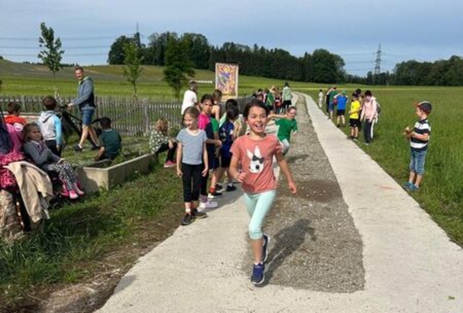 Spendenlauf VS Eugendorf Fleißige LäuferInnen der VS Eugendorf