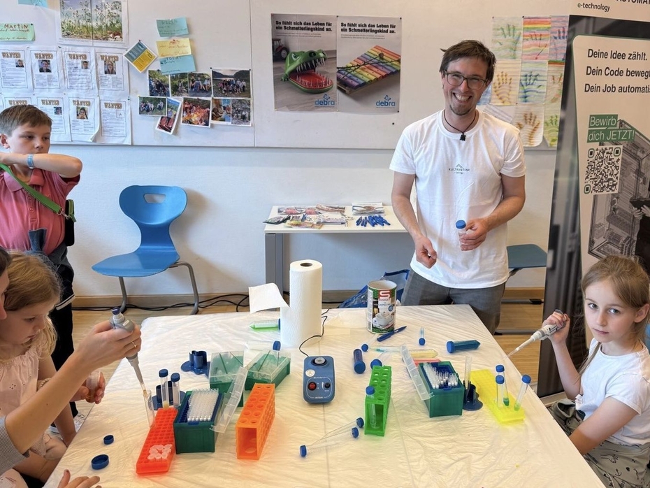 Experimentierlabor beim MINT-Mitmachtag in Golling